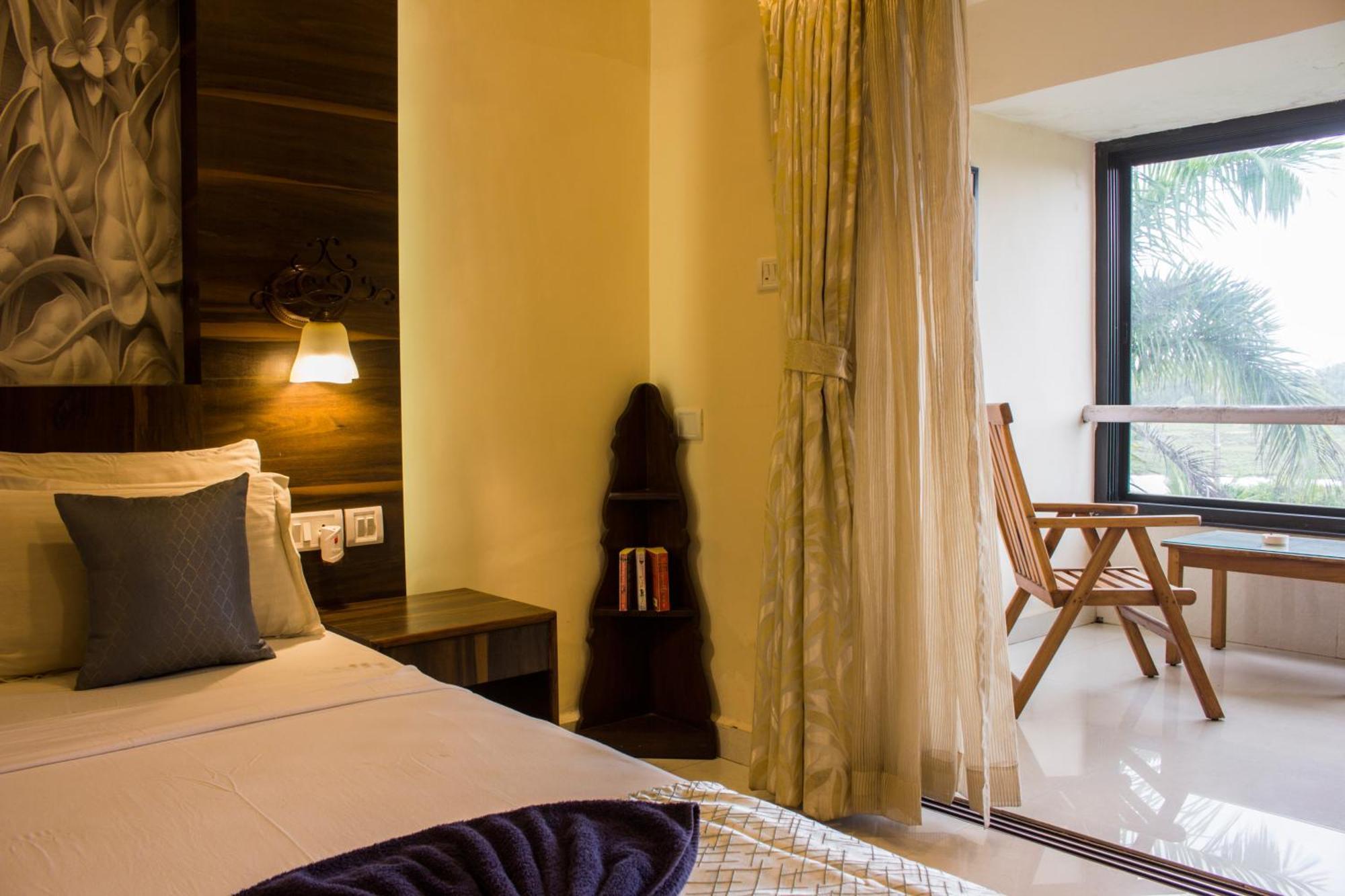 Luisa By The Sea Suites & Sea Front Rooms Mobor Exteriör bild