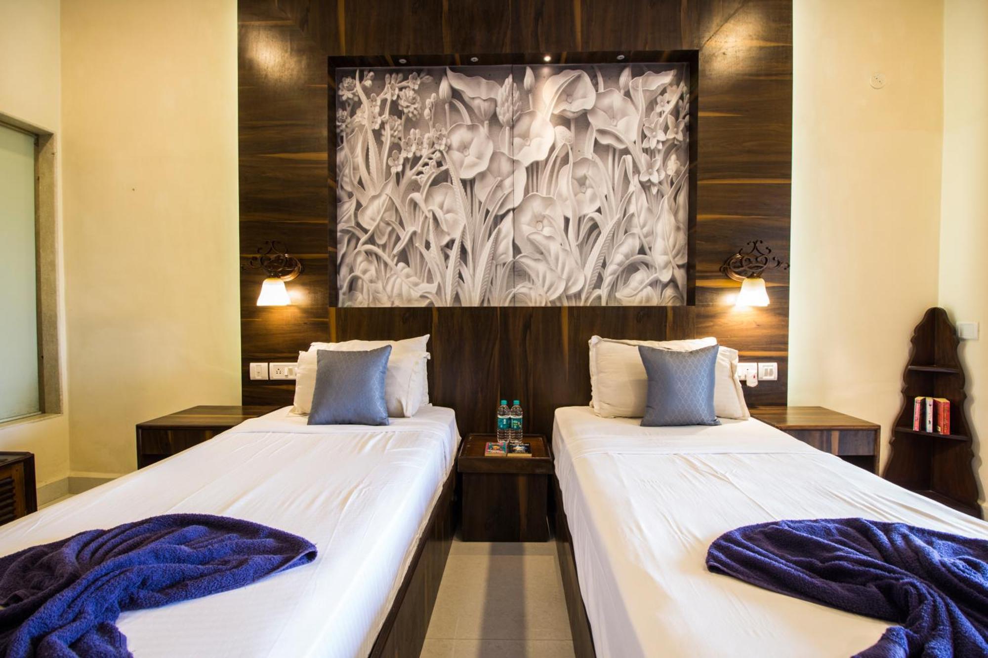Luisa By The Sea Suites & Sea Front Rooms Mobor Exteriör bild
