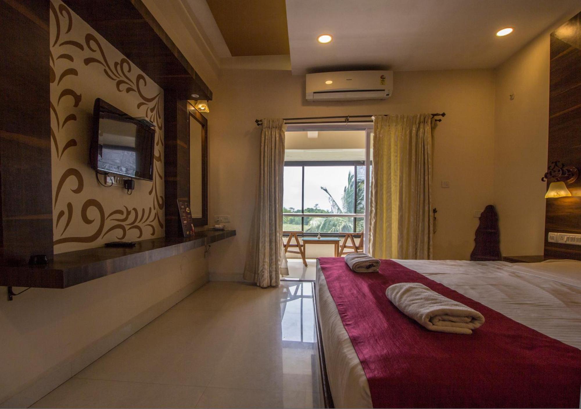 Luisa By The Sea Suites & Sea Front Rooms Mobor Exteriör bild