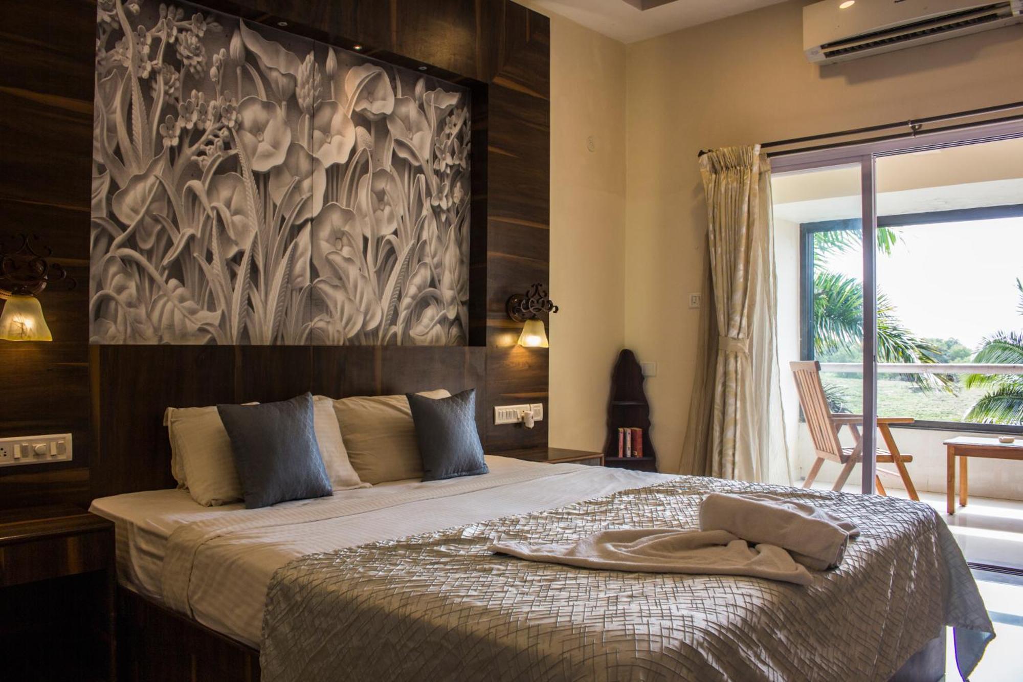 Luisa By The Sea Suites & Sea Front Rooms Mobor Exteriör bild