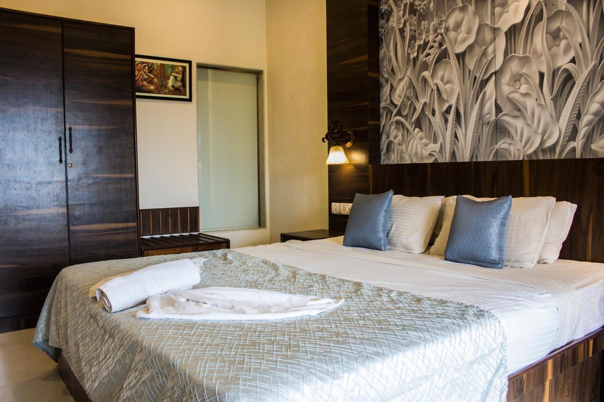 Luisa By The Sea Suites & Sea Front Rooms Mobor Exteriör bild