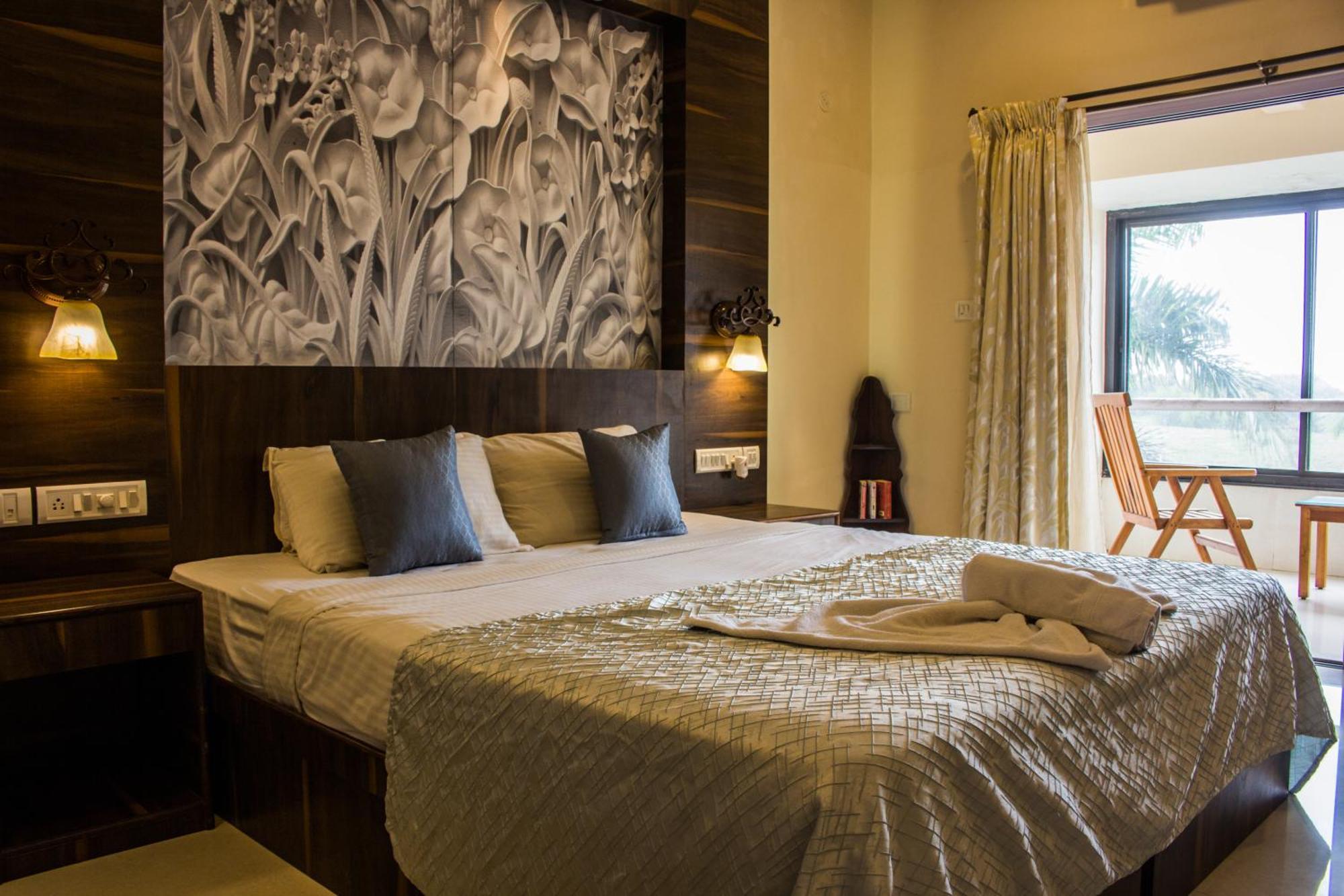 Luisa By The Sea Suites & Sea Front Rooms Mobor Exteriör bild