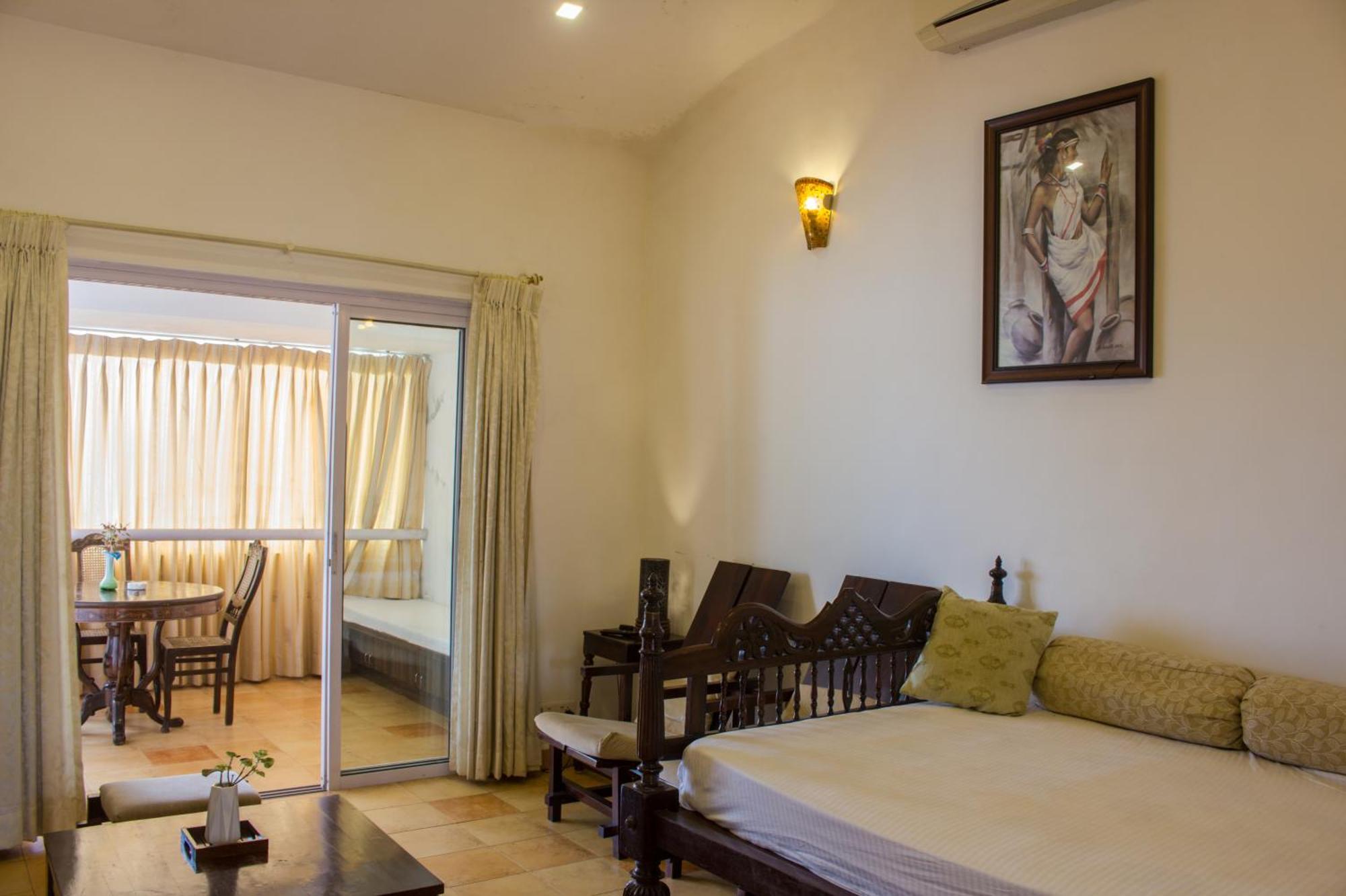 Luisa By The Sea Suites & Sea Front Rooms Mobor Exteriör bild