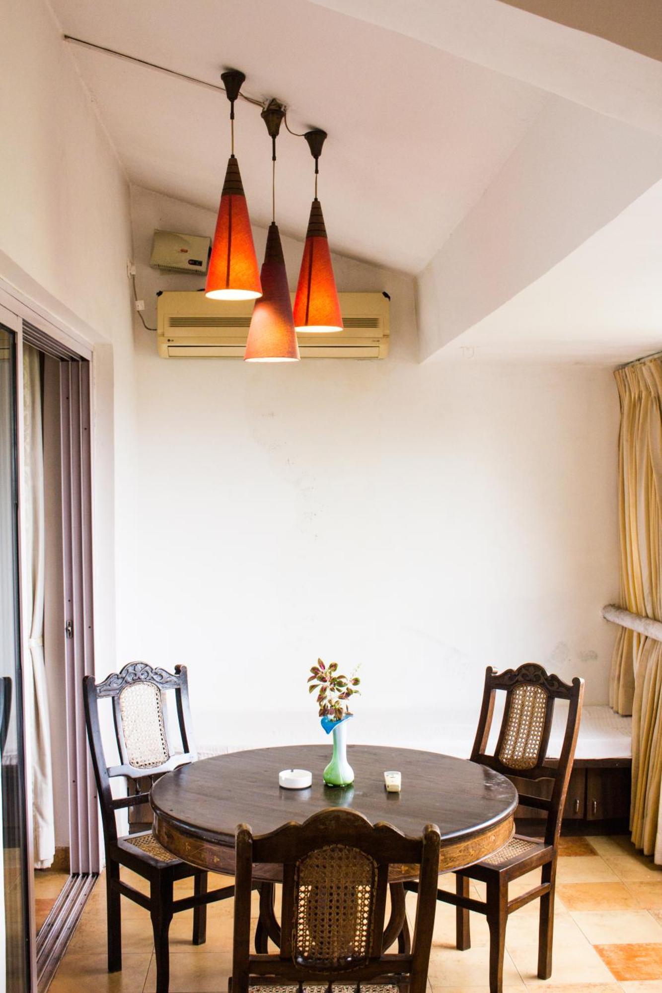 Luisa By The Sea Suites & Sea Front Rooms Mobor Exteriör bild